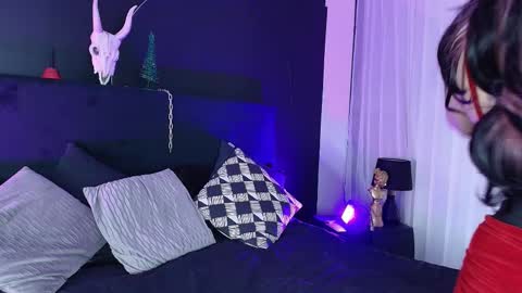 Aylen online show from November 2025 07:46:02 PM