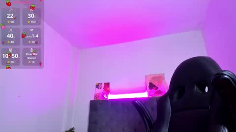 Ayliinn  online show from November 2025 02:57:02 AM