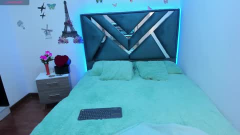 Aylin online show from September 2025 01:55:01 PM