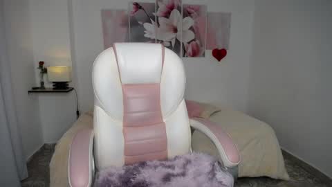 Snapshot of aylin_ross_ chatting on June 2026 04:30:02 AM aylin_ross_ online show from June 2026 04:30:02 AM