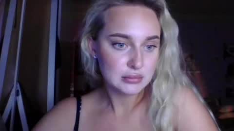 Snapshot of aylinn9999 chatting on July 2026 06:02:02 PM aylinn9999 online show from July 2026 06:02:02 PM