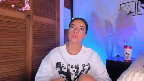 Aylin  online show from October 2025 11:05:02 AM