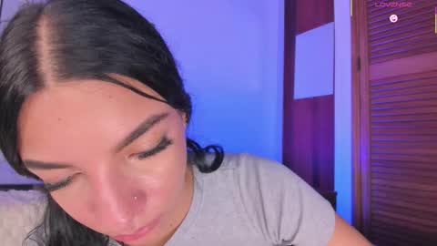 Aylin  online show from December 2025 05:02:01 AM