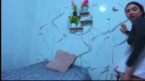 Aymy online show from December 2025 10:50:01 PM