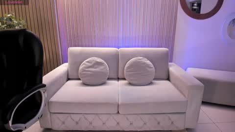 Ayshel online show from November 2025 03:45:01 AM