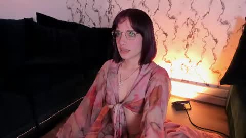 Snapshot of azahara_18 chatting on June 2026 06:13:02 PM Azahara online show from June 2026 06:13:02 PM