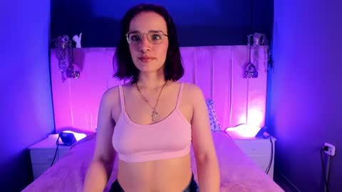 Snapshot of azahara_18 chatting on July 2026 05:19:02 PM Azahara online show from July 2026 05:19:02 PM