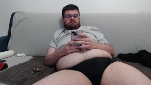 Azer online show from November 2025 08:52:02 PM