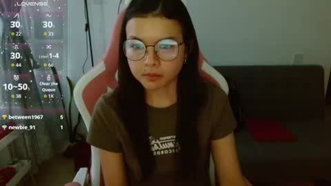 Snapshot of azu_chan chatting on June 2026 11:14:01 PM Azu online show from June 2026 11:14:01 PM