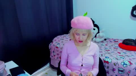 Azu Moure online show from February 2026 05:25:01 PM