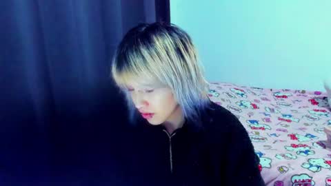 Snapshot of azu_moure chatting on August 2026 02:46:02 AM Azu Moure online show from August 2026 02:46:02 AM