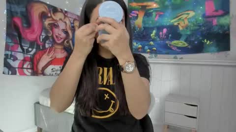 Azucena R online show from December 2025 06:59:02 PM