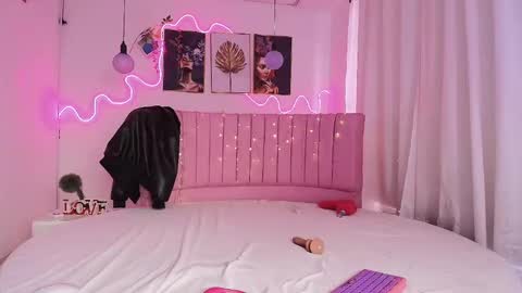 PRINCESS AZUL. online show from December 2024 08:42:02 PM