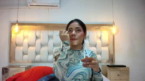 Snapshot of azulmaveric chatting on April 2026 05:05:02 PM AZUL online show from April 2026 05:05:02 PM