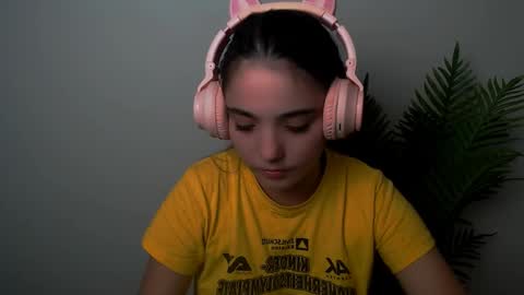 azumi_chan_ online show from September 2025 10:32:01 PM