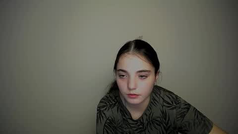 azumi_chan_ online show from September 2025 06:56:02 PM