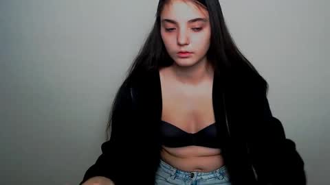 azumi_chan_ online show from October 2025 02:44:01 AM