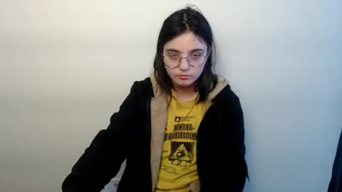 Snapshot of azumi_chan_ chatting on February 2026 01:04:02 PM azumi_chan_ online show from February 2026 01:04:02 PM