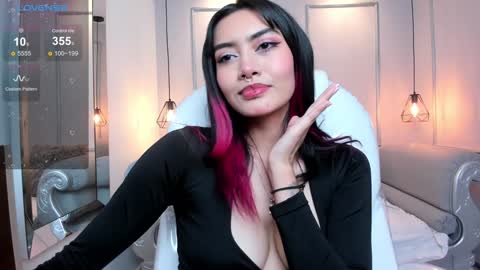 Azura online show from February 2025 07:21:01 PM