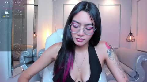 Azura online show from September 2025 07:16:01 PM