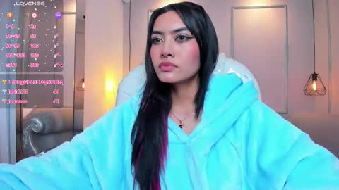 Azura online show from October 2025 08:11:02 PM