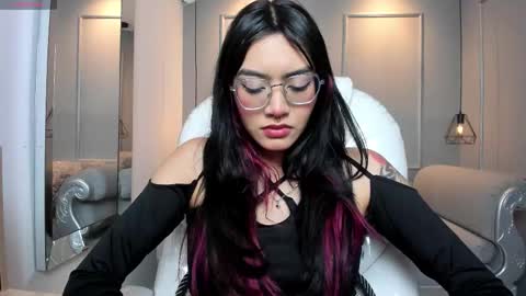 Azura online show from January 2026 07:17:01 PM