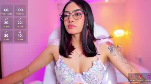 Azura online show from April 2026 07:20:02 PM