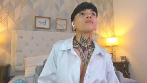 Snapshot of b3k_afrodict chatting on June 2026 04:06:01 AM Anny online show from June 2026 04:06:01 AM