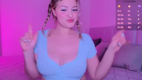 Snapshot of b_e_l_l_a__t_r_i_x chatting on April 2026 02:37:02 AM Bella Wooowww online show from April 2026 02:37:02 AM