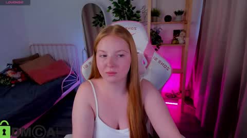 Snapshot of b_e_l_l_a_trix chatting on January 2026 09:03:02 AM Bella online show from January 2026 09:03:02 AM