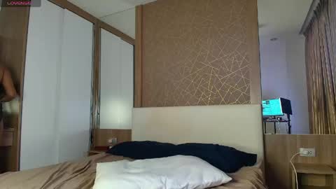 Coco online show from April 2026 10:01:02 PM