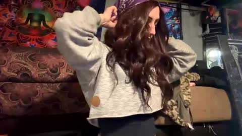 Snapshot of baby_buddha chatting on December 2024 01:13:01 AM baby buddha online show from December 2024 01:13:01 AM