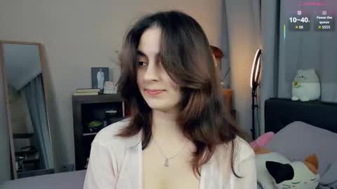 Emily online show from September 2025 07:08:02 AM