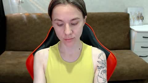 baby_kitte online show from November 2025 04:01:02 AM