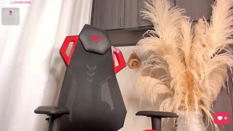 FOLLOW ME  online show from October 2025 03:32:02 AM