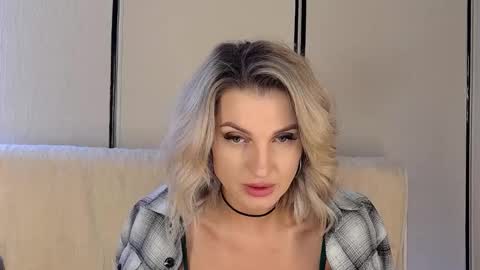 Snapshot of babydollysx chatting on November 2025 05:02:02 PM Kate online show from November 2025 05:02:02 PM