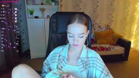 Snapshot of babyfoxyy chatting on December 2024 04:50:01 PM maddy online show from December 2024 04:50:01 PM