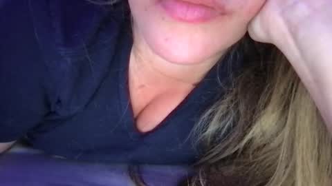 Snapshot of babyhoney333 chatting on April 2026 09:43:02 PM babyhoney333 online show from April 2026 09:43:02 PM