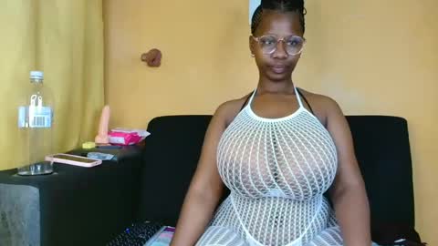 Snapshot of babyluciax chatting on June 2026 06:12:01 AM babyluciax online show from June 2026 06:12:01 AM