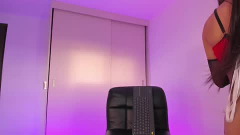 Snapshot of babymiaa__ chatting on October 2025 10:10:01 PM    online show from October 2025 10:10:01 PM