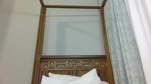 babytylerr online show from November 2025 04:07:02 PM