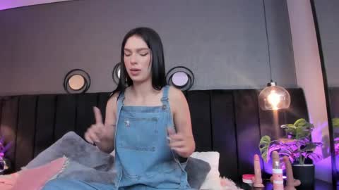 Snapshot of bad__girll_ chatting on May 2026 12:34:01 PM bad__girll_ online show from May 2026 12:34:01 PM