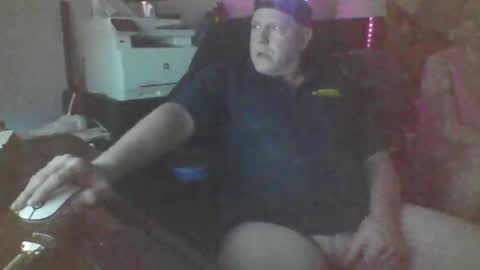 bad_boy4u2abuse online show from April 2026 08:44:01 PM