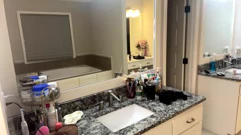 Snapshot of badboyson65 chatting on February 2025 05:01:01 AM HotWifeFun32 online show from February 2025 05:01:01 AM