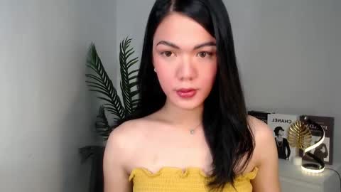 Snapshot of baddie_bunnyx chatting on January 2025 10:18:01 PM Hello  im your lovely Cheska online show from January 2025 10:18:01 PM
