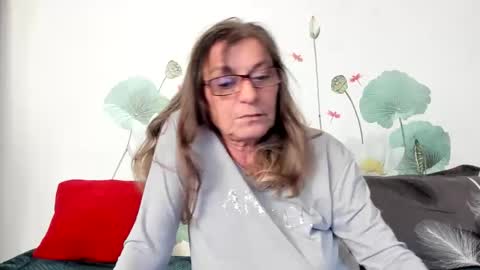 Gina online show from September 2025 01:02:01 PM
