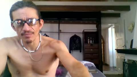 Snapshot of badhombremx chatting on April 2026 07:22:01 PM Mexican livin Off the Wall online show from April 2026 07:22:01 PM