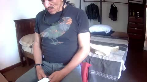Snapshot of badhombremx chatting on May 2026 07:29:01 PM Mexican livin Off the Wall online show from May 2026 07:29:01 PM