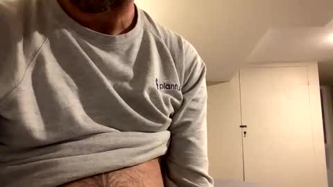 Snapshot of badtwister chatting on December 2025 06:01:02 AM badtwister online show from December 2025 06:01:02 AM