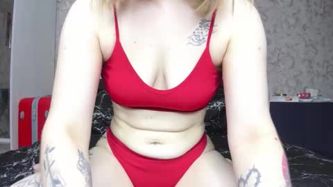 holly online show from October 2025 03:43:01 PM